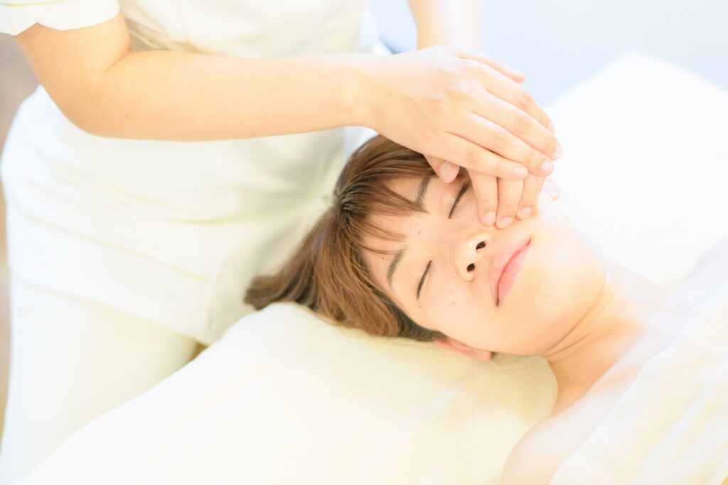 フェイシャル施術のイメージ